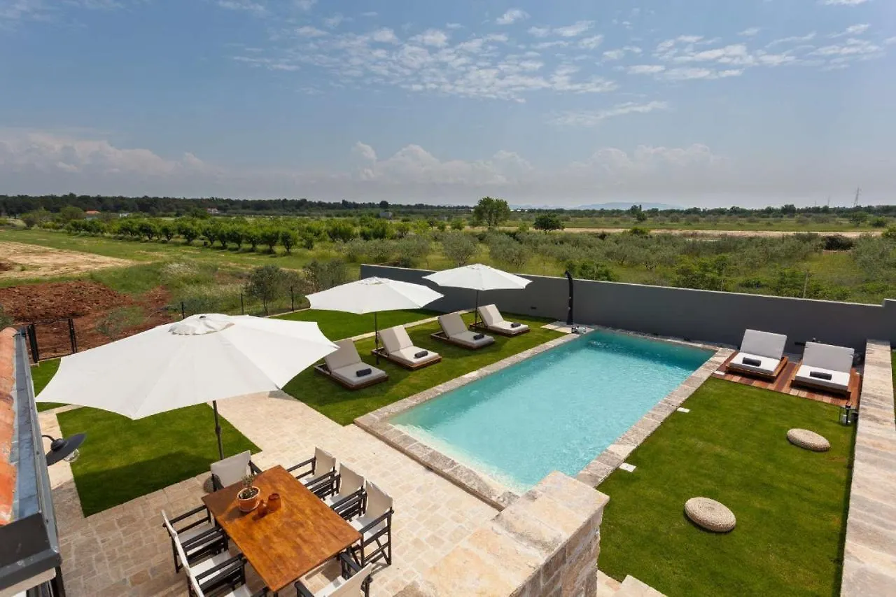 Villa Royal With Heated Pool Biograd Na Moru