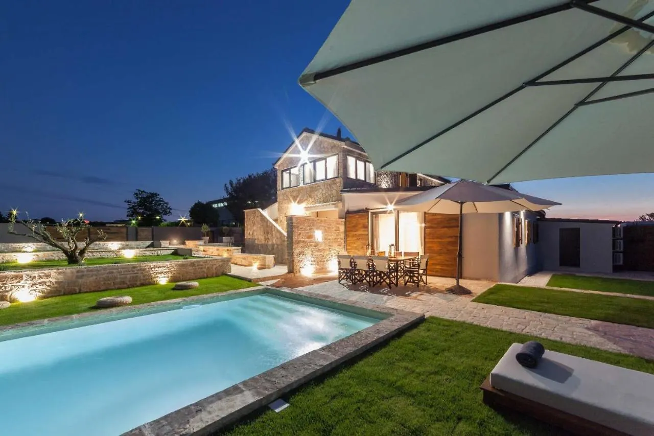Villa Royal With Heated Pool Biograd Na Moru