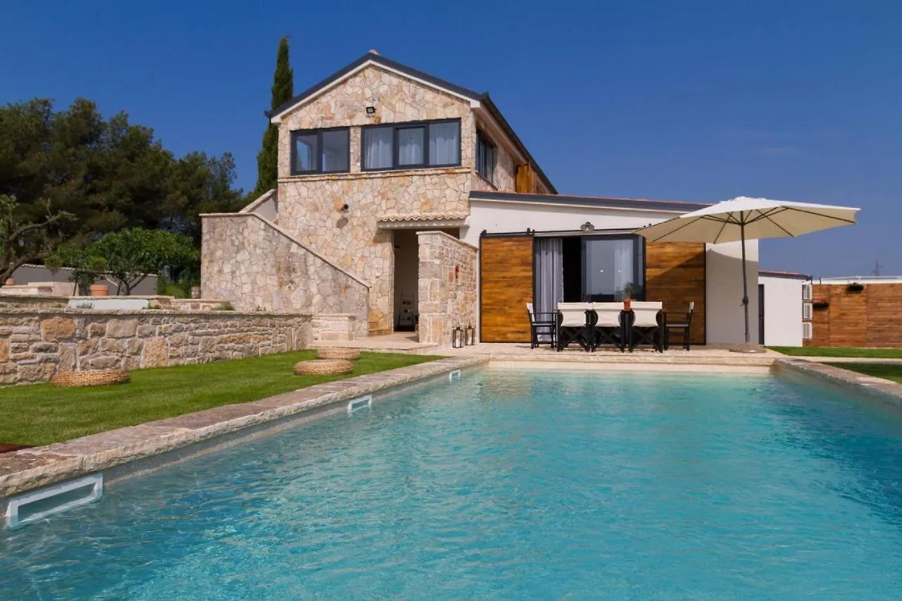 Villa Royal With Heated Pool Biograd Na Moru