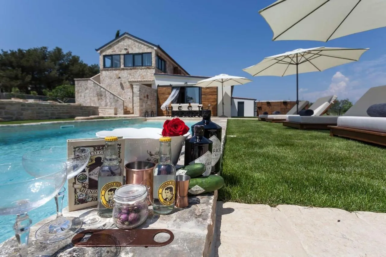 Villa Royal With Heated Pool Biograd Na Moru